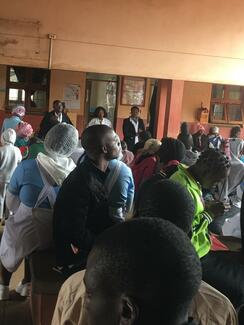 Educadores em Raiva sensibilizando aos pacientes no centro de saude I° de Maio/@RabiesAlliance