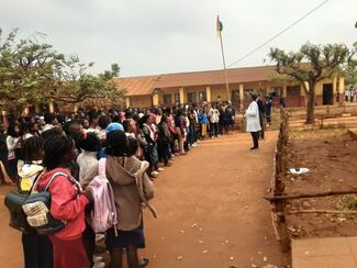 Educadores em Raiva sensibilizando aos estudantes da Escola Secundaria Paulo Samuel Khankhomba