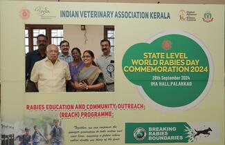 Shri. K. Krishnankutty, Honorable Minister for Electricity, Kerala with event organizers