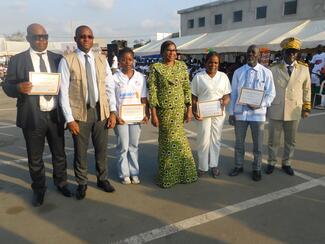 Remise de certificats aux personnes formées sur la rage en ligne, JMR 2025, Abobo