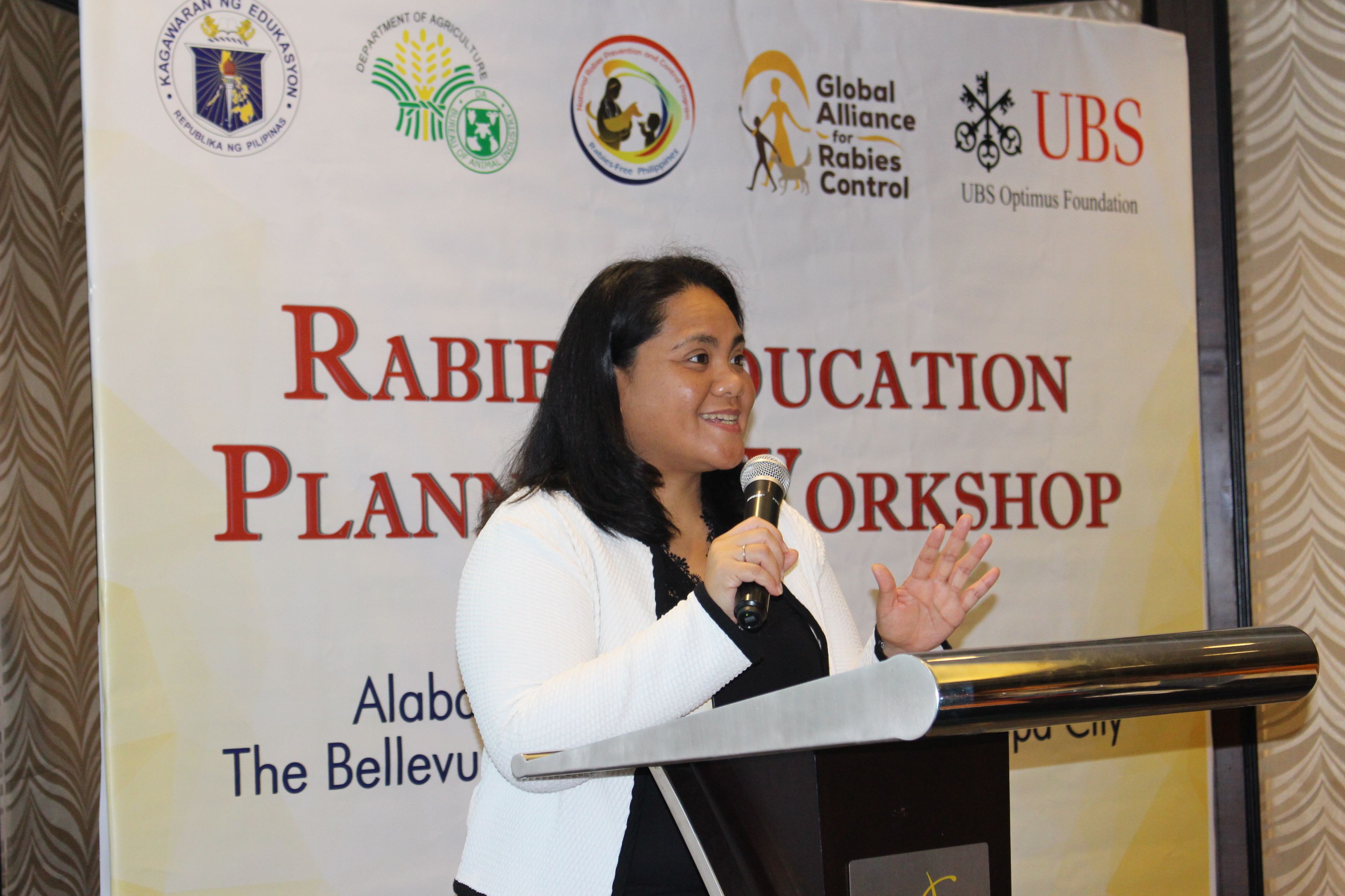 Dr Sarah Jayme presents during a rabies education workshop in the Philippines.
