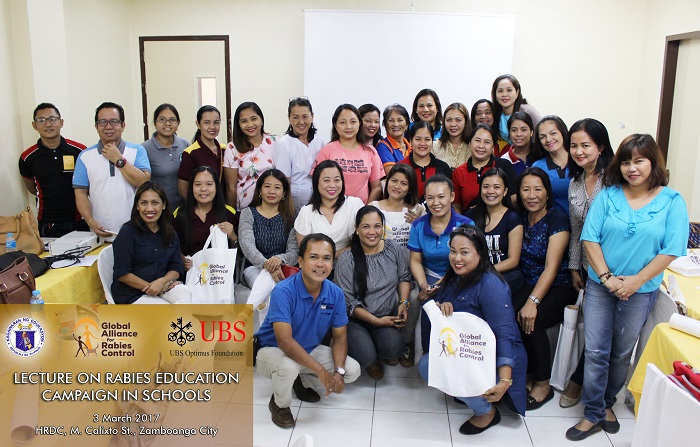 Participantes durante a primeira palestra da Campanha de Educação sobre Raiva realizada na Cidade de   Zamboanga.   